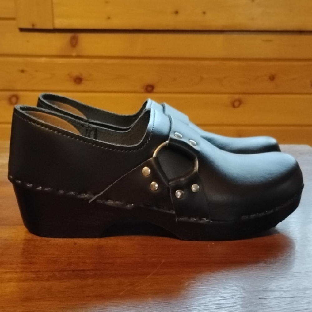 Sven Size 40 Clogs Made In USA